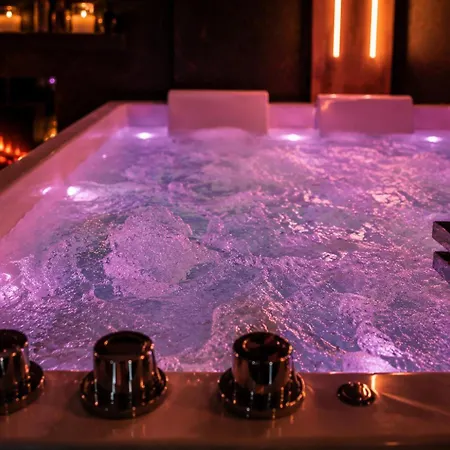 L'intense, Privatif, Nuit Romantique