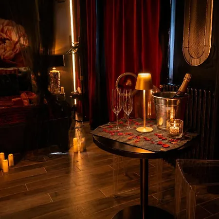 L'intense, Privatif, Nuit Romantique